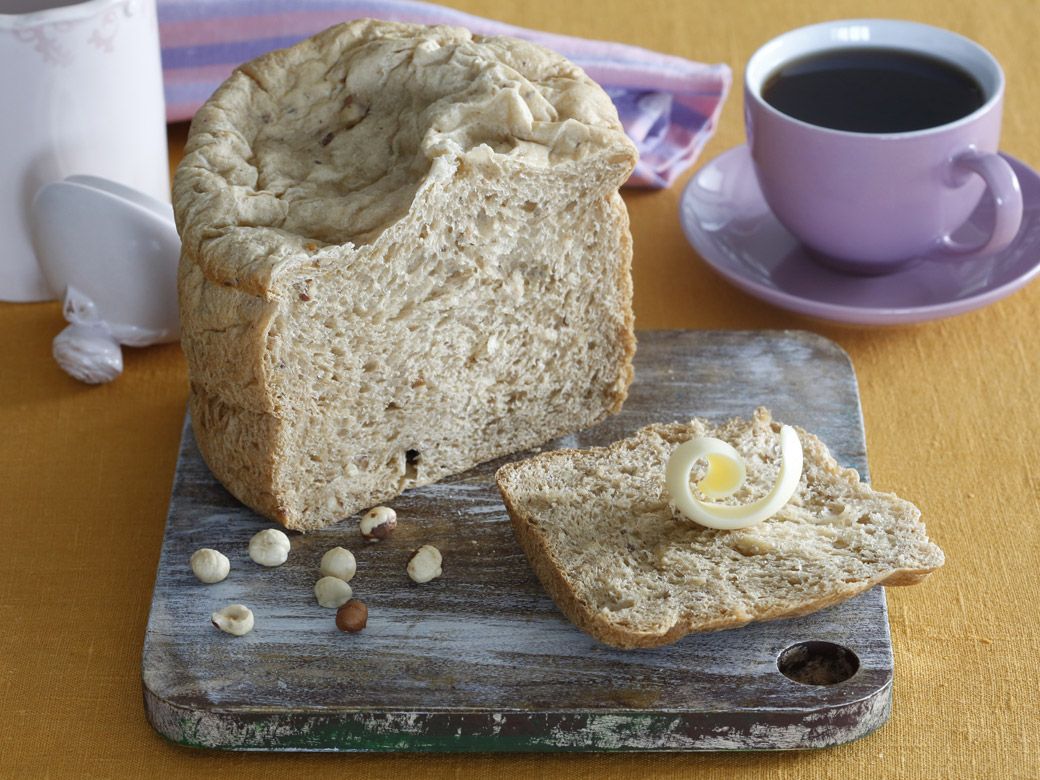 Цельнозерновой хлеб в редмонд. Хлеб с овсяными. Хлеб с овсяными хлопьями. Цельнозерновой хлеб. Хлеб из овсяных хлопьев.