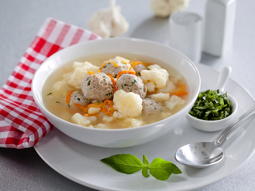 Рецепт: Итальянский суп с фрикадельками в мультиварке 